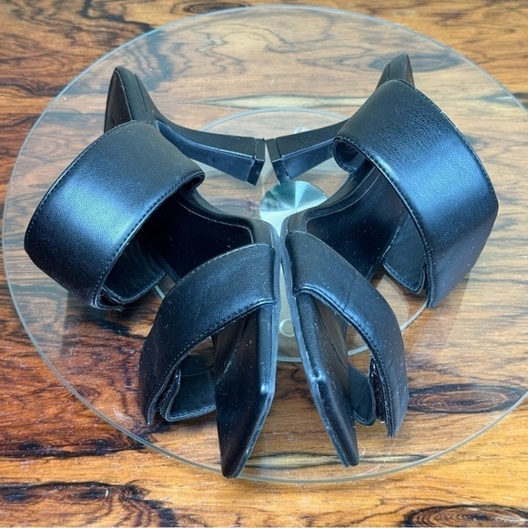 Open Edit Quincy Sandal in black - Picture 13 of 16